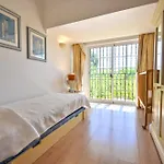 A Stylish With A Private Pool, Short Drive From The Centre, Free Ac Wifi