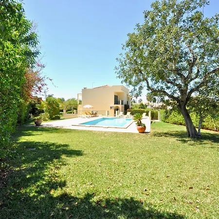 Villa A Stylish With A Private Pool, Short Drive From The Centre, Free Ac Wifi Quarteira