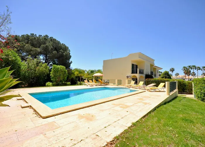 Villa A Stylish With A Private Pool, Short Drive From The Centre, Free Ac Wifi Quarteira