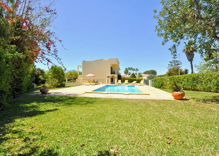 Villa A Stylish With A Private Pool, Short Drive From The Centre, Free Ac Wifi