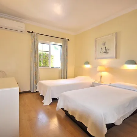Villa A Stylish With A Private Pool, Short Drive From The Centre, Free Ac Wifi