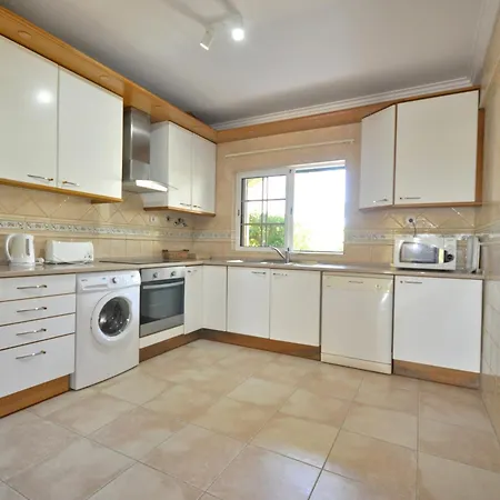 Villa A Stylish With A Private Pool, Short Drive From The Centre, Free Ac Wifi Quarteira