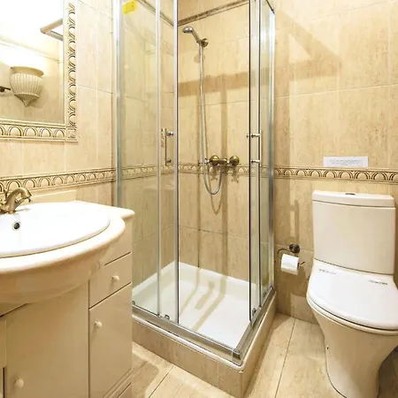 Villa A Stylish With A Private Pool, Short Drive From The Centre, Free Ac Wifi *