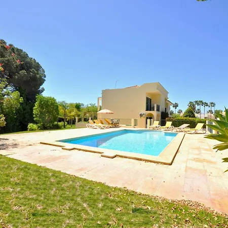 A Stylish With A Private Pool, Short Drive From The Centre, Free Ac Wifi Quarteira