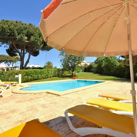 Villa A Stylish With A Private Pool, Short Drive From The Centre, Free Ac Wifi