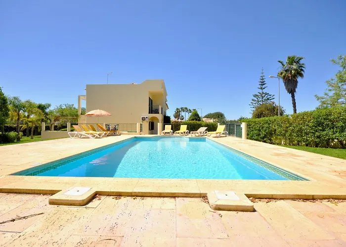 别墅 A Stylish With A Private Pool, Short Drive From The Centre, Free Ac Wifi *