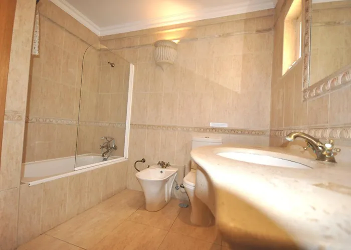 Villa A Stylish With A Private Pool, Short Drive From The Centre, Free Ac Wifi Quarteira