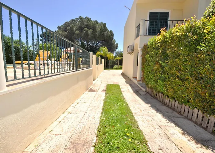Villa A Stylish With A Private Pool, Short Drive From The Centre, Free Ac Wifi