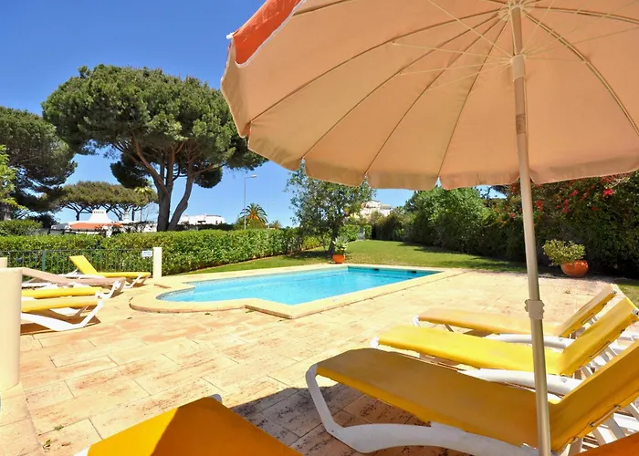Villa A Stylish With A Private Pool, Short Drive From The Centre, Free Ac Wifi